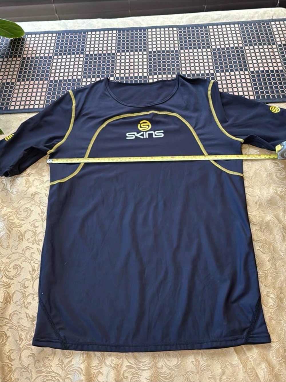 Skins men's ultra compression top XXL in nearly new condition
